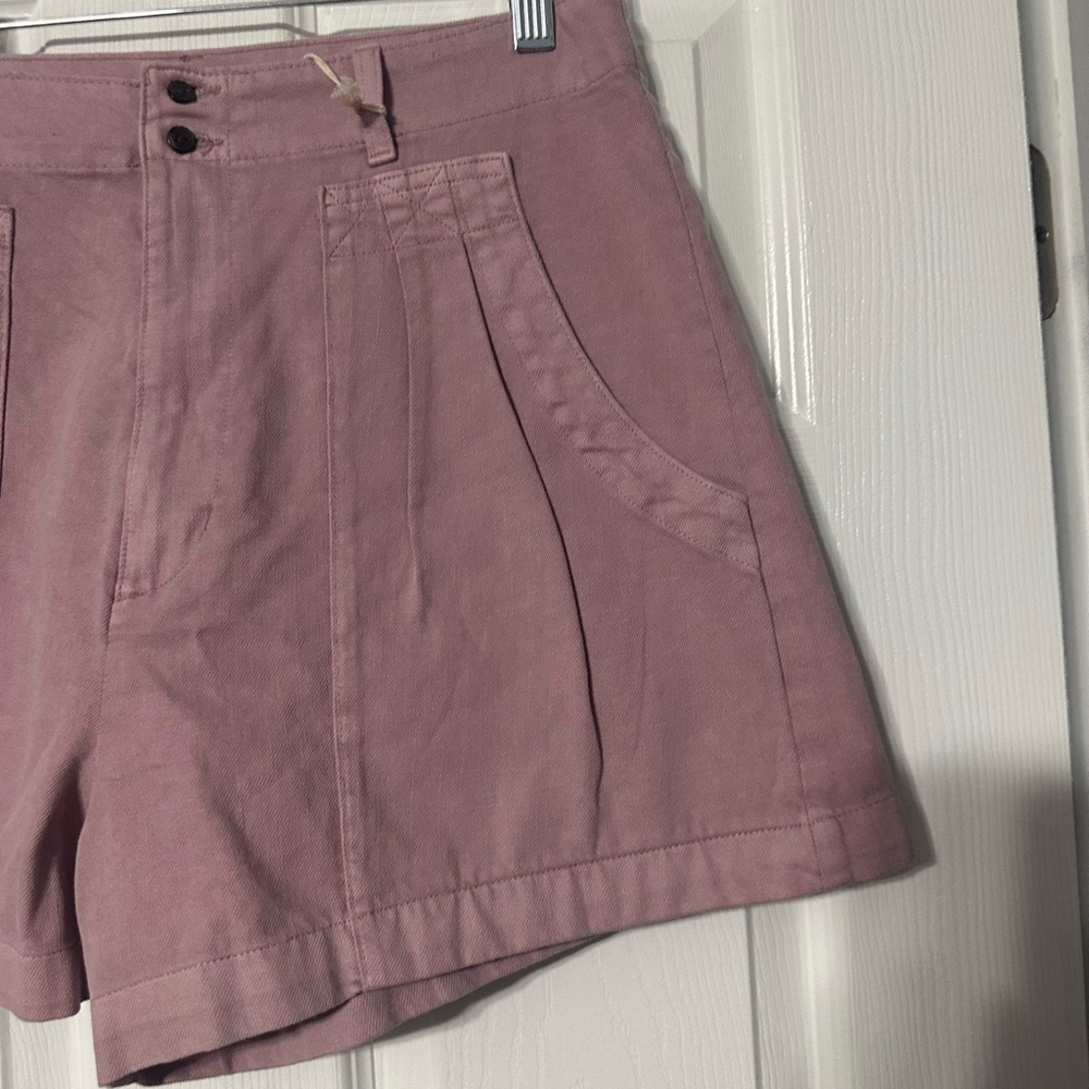 NWT Universal Thread Women's Pleated Hi Rise Casual Shorts - Picture 3 of 12